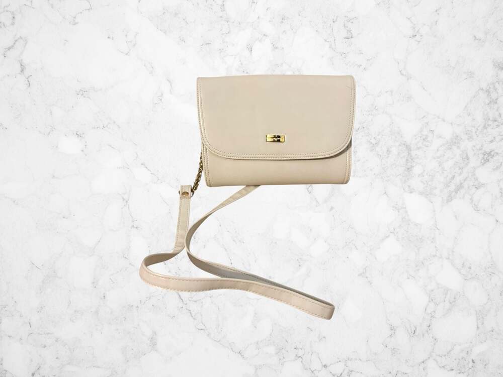 Liz Claiborne Cream Flap Crossbody Shoulder Bag with Gold-Tone Chain